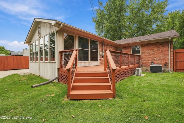 1046 Runell Rd, Louisville, KY 40214
