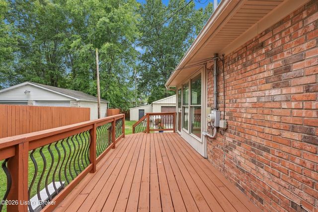 1046 Runell Rd, Louisville, KY 40214