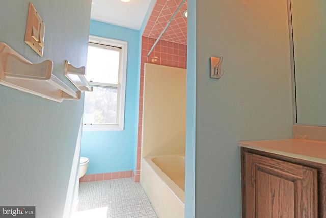 645 NIBLICK LN, Wallingford, PA 19086
