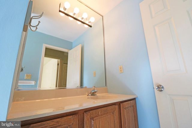 645 NIBLICK LN, Wallingford, PA 19086