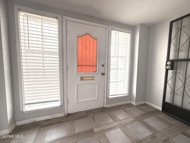 4800 N Stanton 183 Street 183, El Paso, TX 79902
