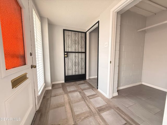 4800 N Stanton 183 Street 183, El Paso, TX 79902