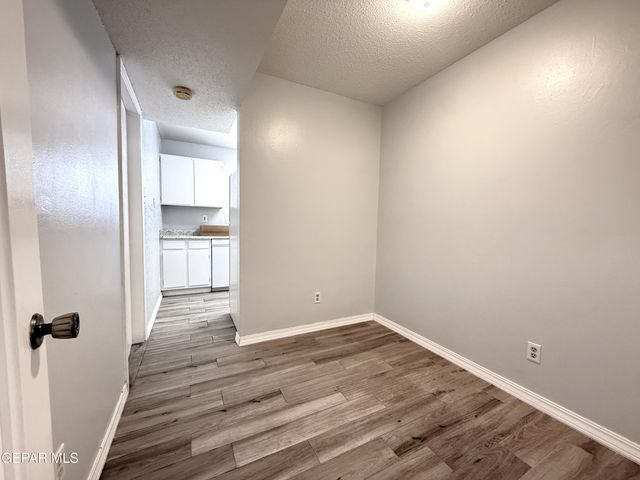 4800 N Stanton 183 Street 183, El Paso, TX 79902