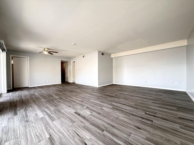 4800 N Stanton 183 Street 183, El Paso, TX 79902