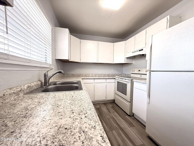 4800 N Stanton 183 Street 183, El Paso, TX 79902