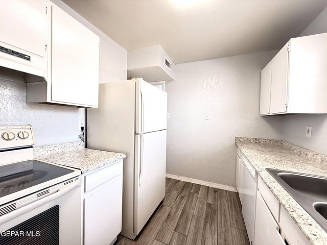 4800 N Stanton 183 Street 183, El Paso, TX 79902