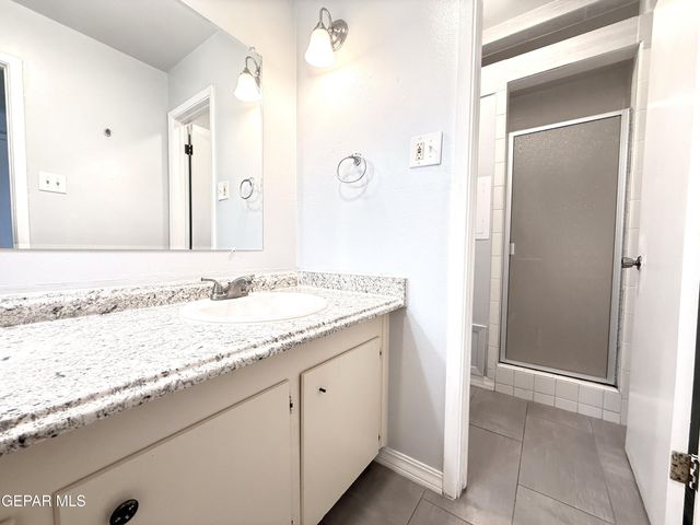 4800 N Stanton 183 Street 183, El Paso, TX 79902