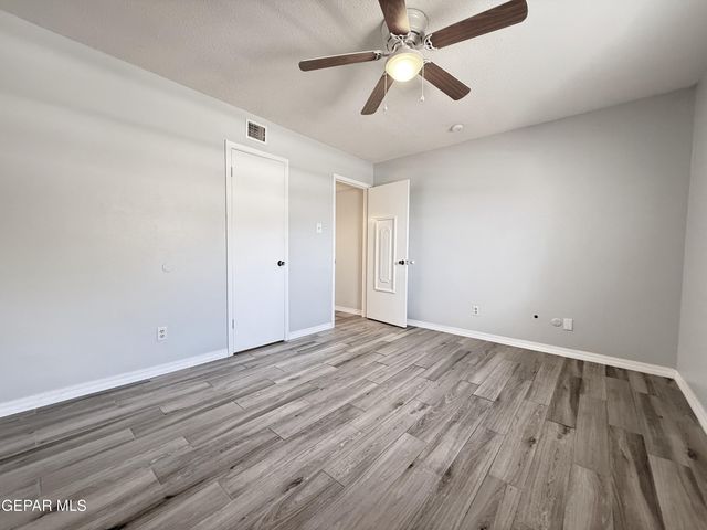 4800 N Stanton 183 Street 183, El Paso, TX 79902