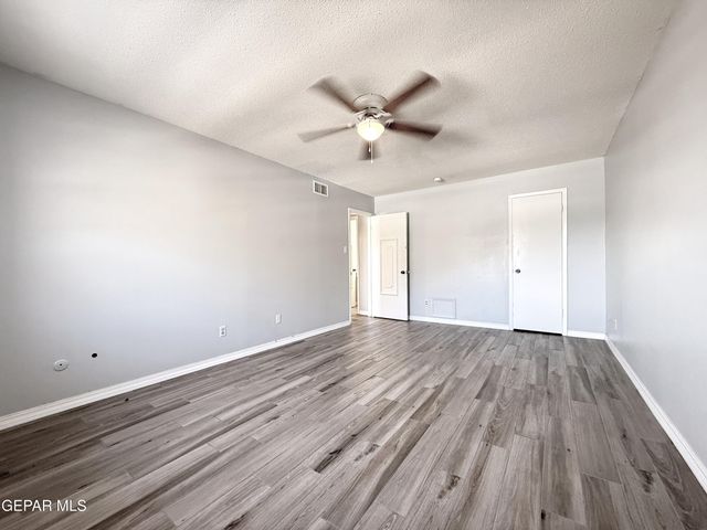 4800 N Stanton 183 Street 183, El Paso, TX 79902