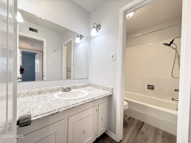 4800 N Stanton 183 Street 183, El Paso, TX 79902