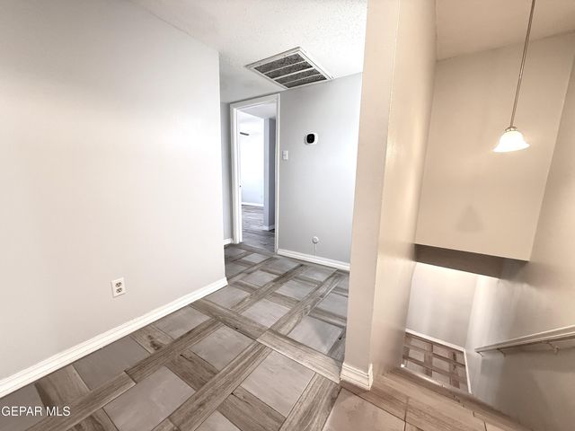 4800 N Stanton 183 Street 183, El Paso, TX 79902