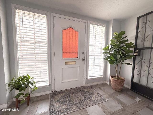 4800 N Stanton 183 Street 183, El Paso, TX 79902