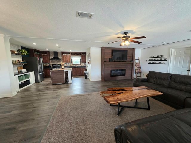 15468 NW 242nd Street, Okeechobee, FL 34972