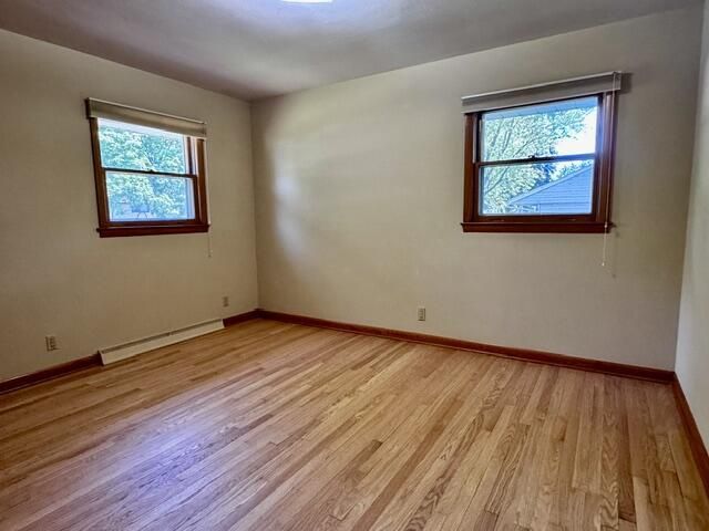 921 Robins LANE, Mukwonago, WI 53149