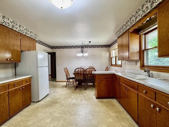 921 Robins LANE, Mukwonago, WI 53149