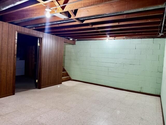 921 Robins LANE, Mukwonago, WI 53149
