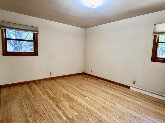 921 Robins LANE, Mukwonago, WI 53149