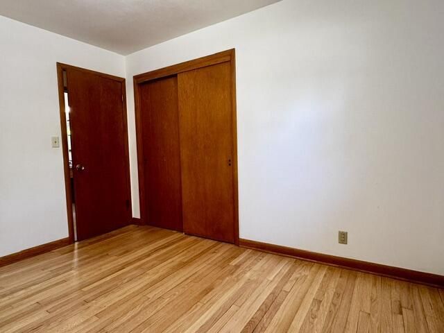 921 Robins LANE, Mukwonago, WI 53149