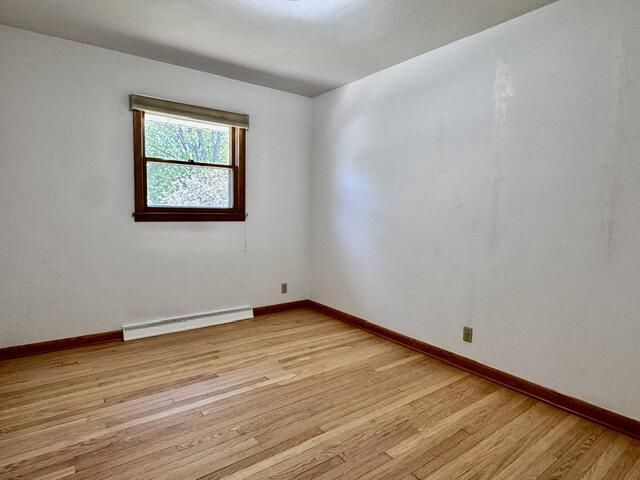 921 Robins LANE, Mukwonago, WI 53149