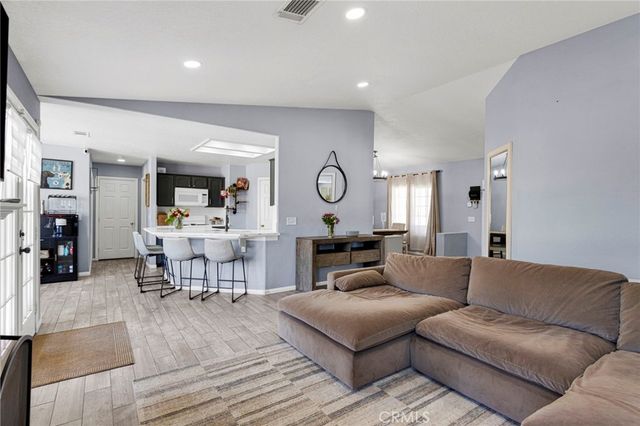 16081 Sitting Bull, Victorville, CA 92395