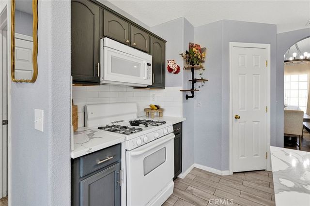 16081 Sitting Bull, Victorville, CA 92395