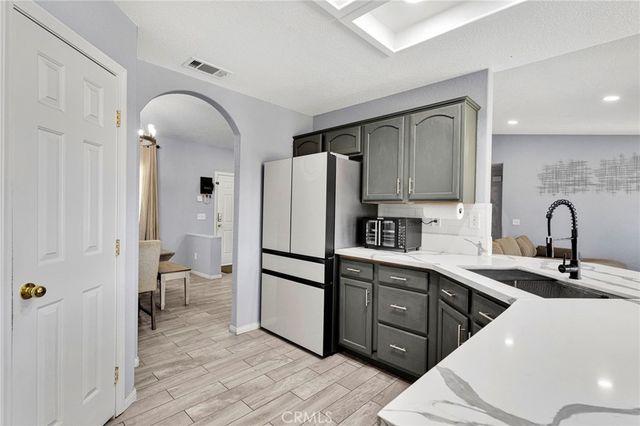 16081 Sitting Bull, Victorville, CA 92395