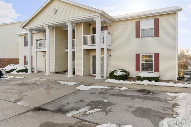 3129 Edwards Place 203, Maryland Heights, MO 63043