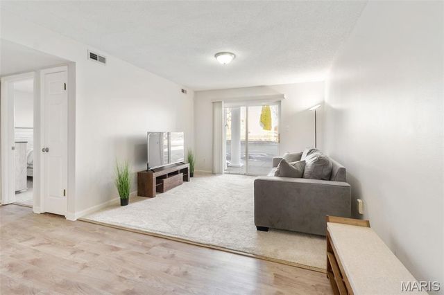 3129 Edwards Place 203, Maryland Heights, MO 63043