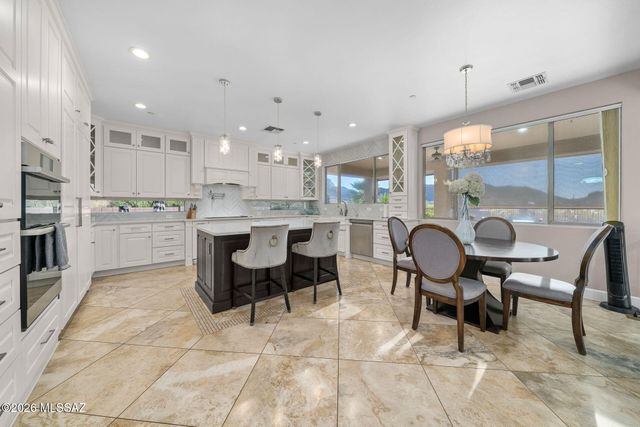 8457 N Ironwood Reserve Way, Tucson, AZ 85743