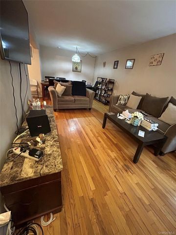 194 Smith Street 1M, Freeport, NY 11520