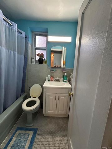 194 Smith Street 1M, Freeport, NY 11520