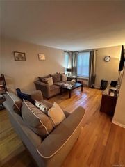 194 Smith Street 1M, Freeport, NY 11520