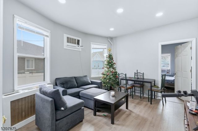 345 2Nd St, Saddle Brook Twp., NJ 07663