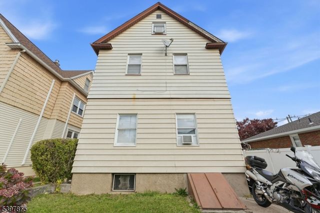345 2Nd St, Saddle Brook Twp., NJ 07663