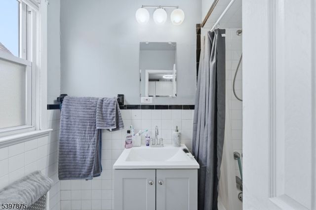 345 2Nd St, Saddle Brook Twp., NJ 07663