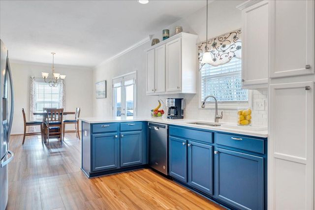 2064 Lawson LN, Vinton, VA 24179