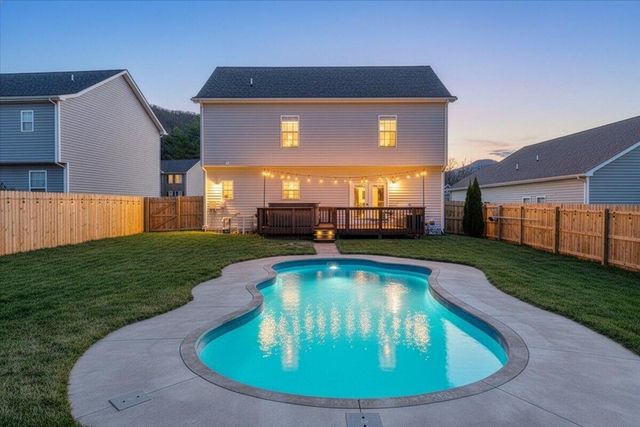 2064 Lawson LN, Vinton, VA 24179