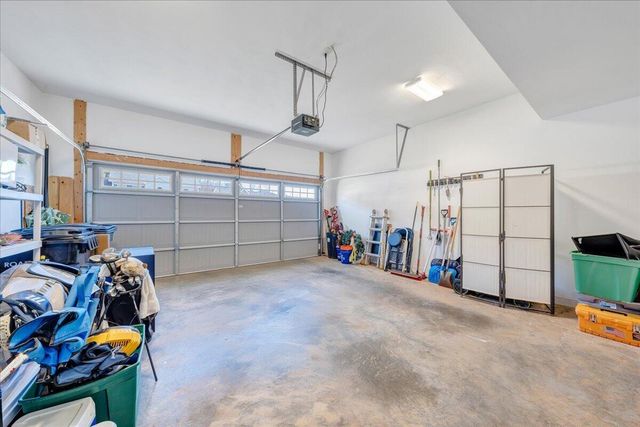 2064 Lawson LN, Vinton, VA 24179