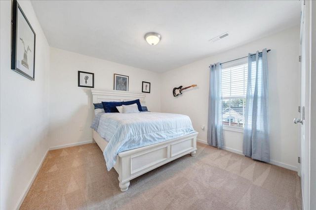 2064 Lawson LN, Vinton, VA 24179