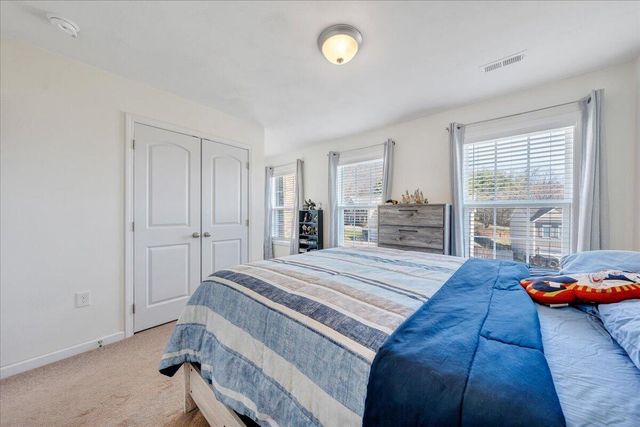 2064 Lawson LN, Vinton, VA 24179