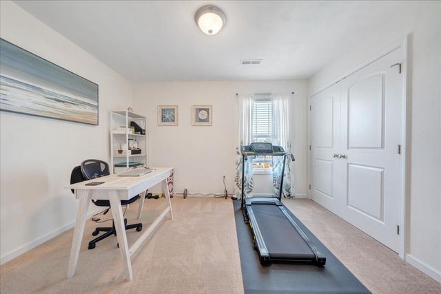 2064 Lawson LN, Vinton, VA 24179