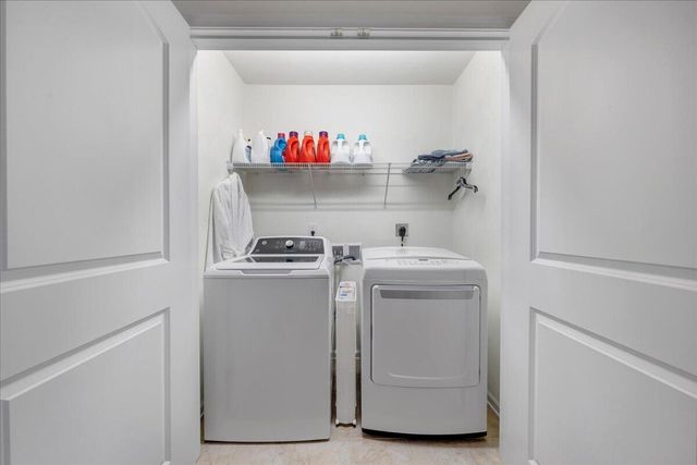 2064 Lawson LN, Vinton, VA 24179