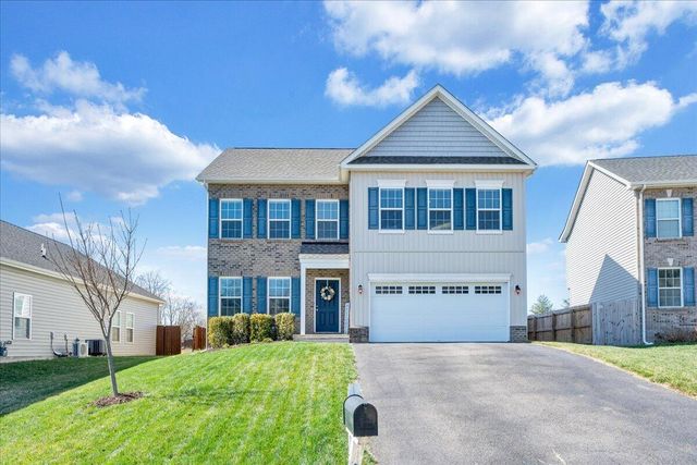 2064 Lawson LN, Vinton, VA 24179