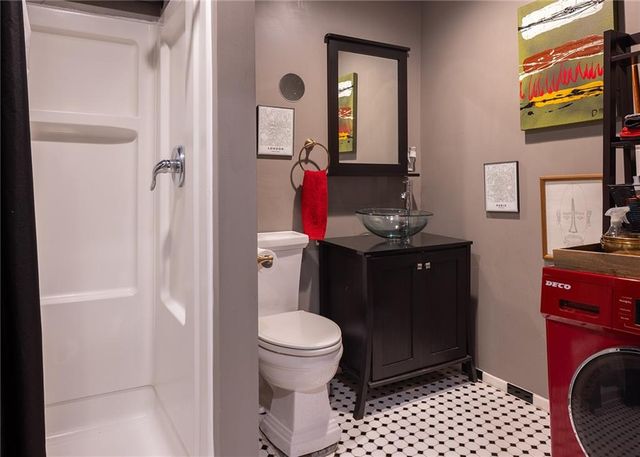5608 Nall Avenue, Roeland Park, KS 66202