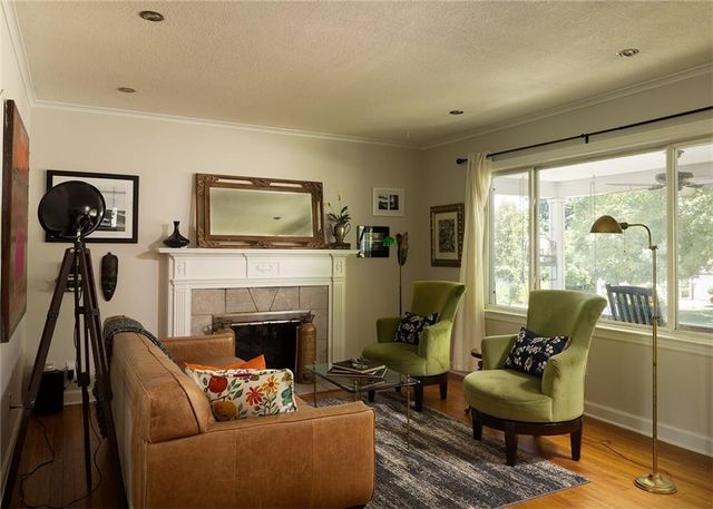 5608 Nall Avenue, Roeland Park, KS 66202