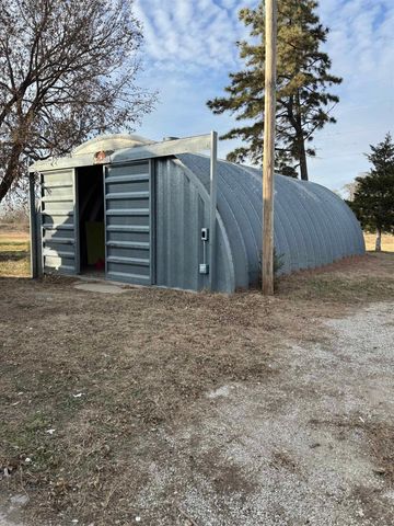5943 N Ridge Rd, Maize, KS 67101