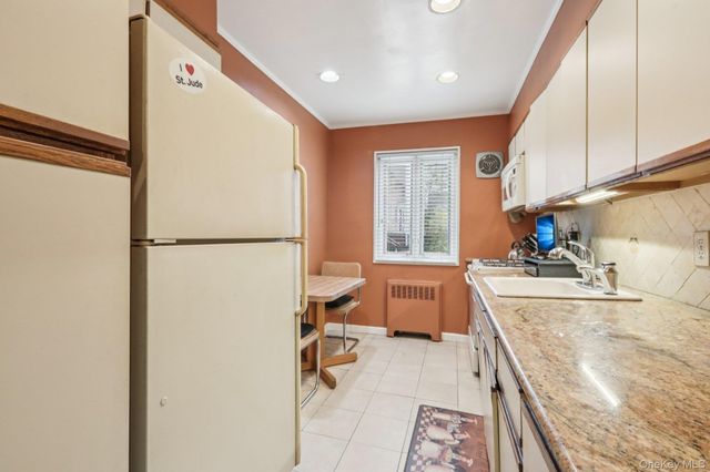 40 Lawrence Drive A, White Plains, NY 10603