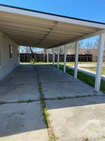 16710 Oak Avenue, Tulare, CA 93274