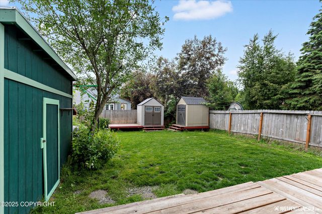 8051 Evans Circle, Anchorage, AK 99507