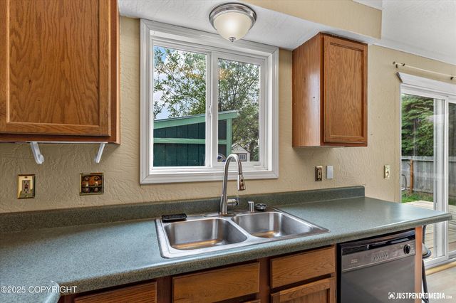 8051 Evans Circle, Anchorage, AK 99507